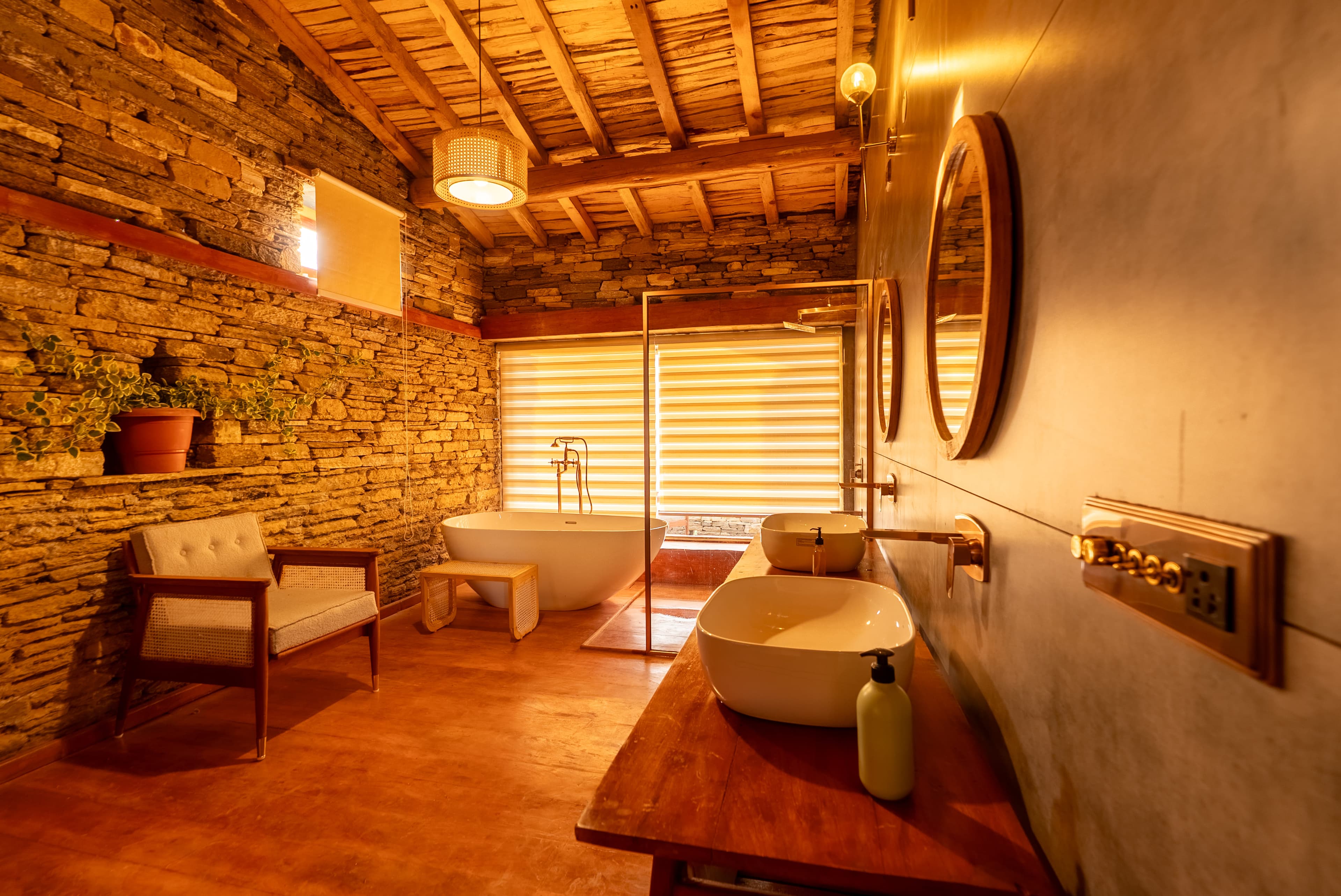 Kumaon Vann — bathroom