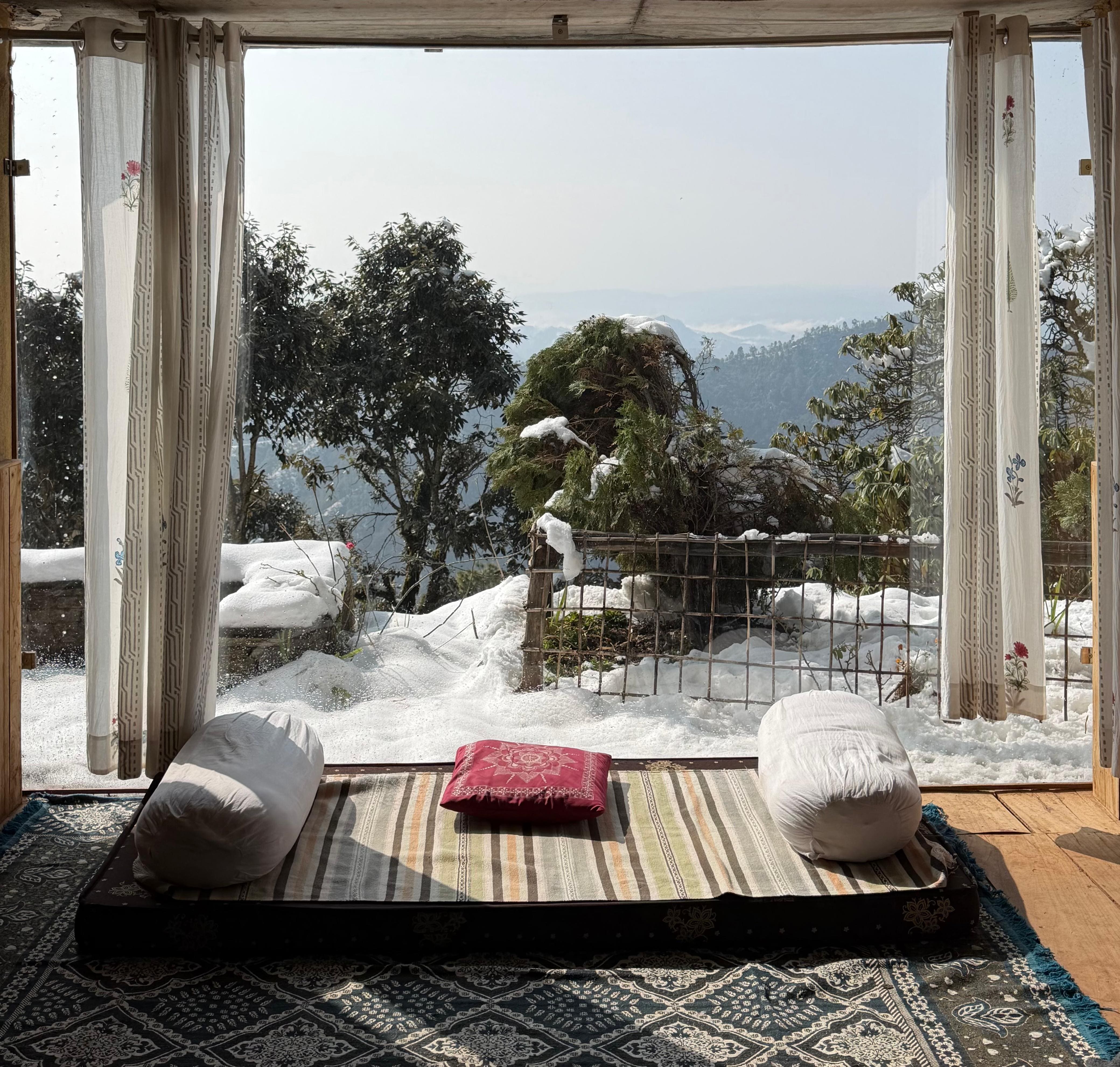 Kumaoni Suite in snowfall